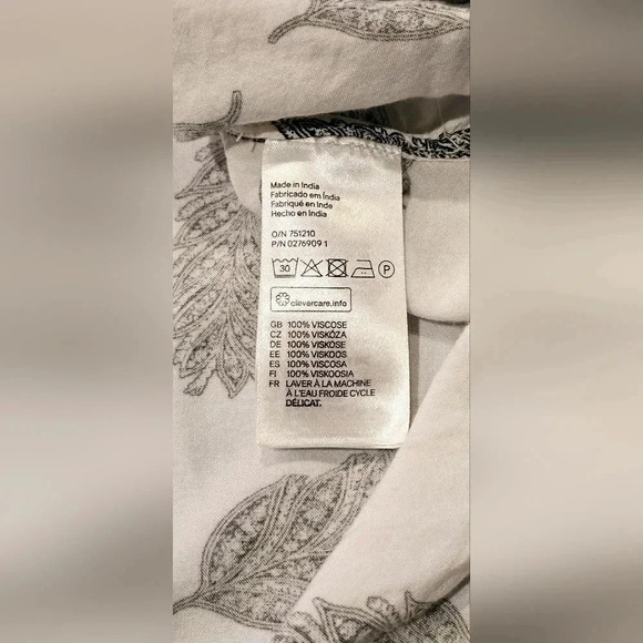 H&M, Size 6, Feather Print Sleeveless Top - Picture 6 of 11